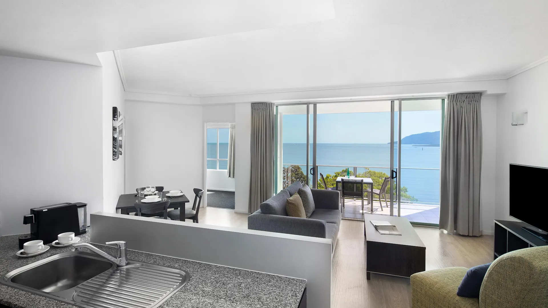 Mantra Trilogy Hotel Cairns