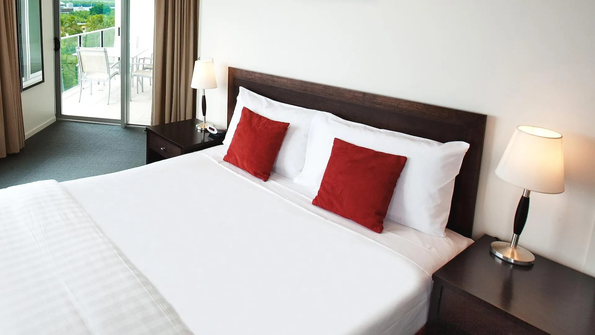 Hotel Mantra Trilogy Cairns