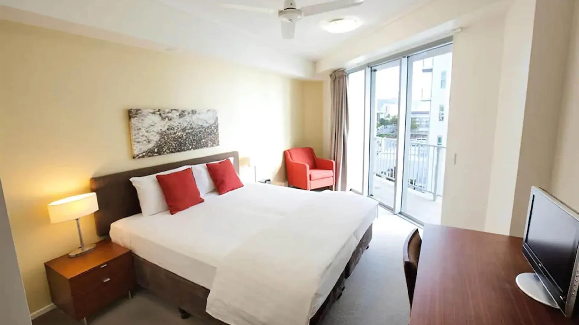 Hotel Mantra Trilogy Cairns