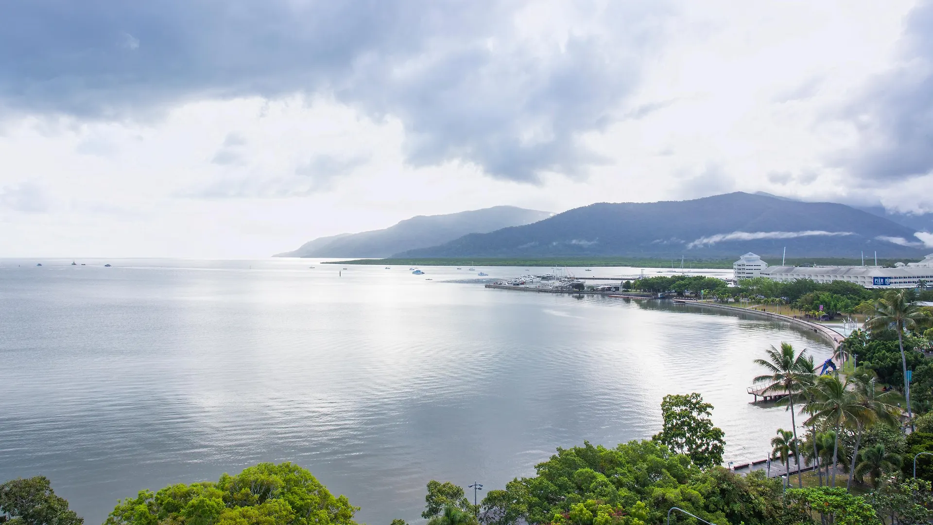 Hotel Mantra Trilogy Cairns 4*,