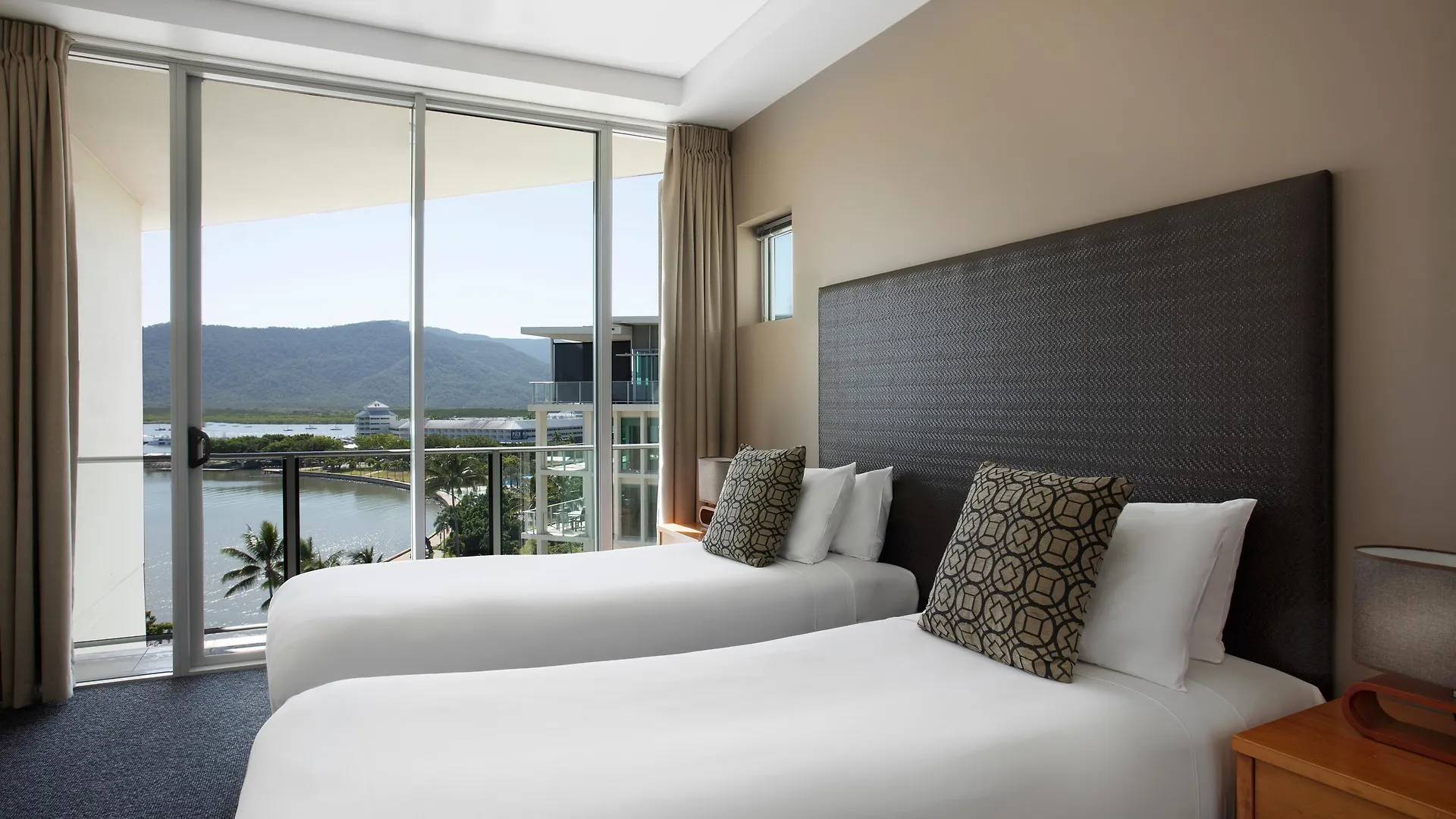 Hotel Mantra Trilogy Cairns