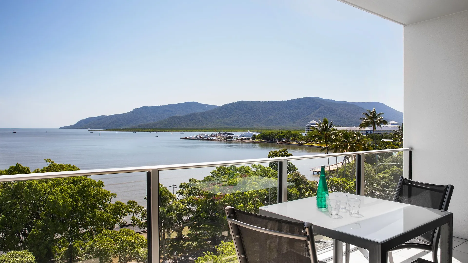 Hotel Mantra Trilogy Cairns Australia