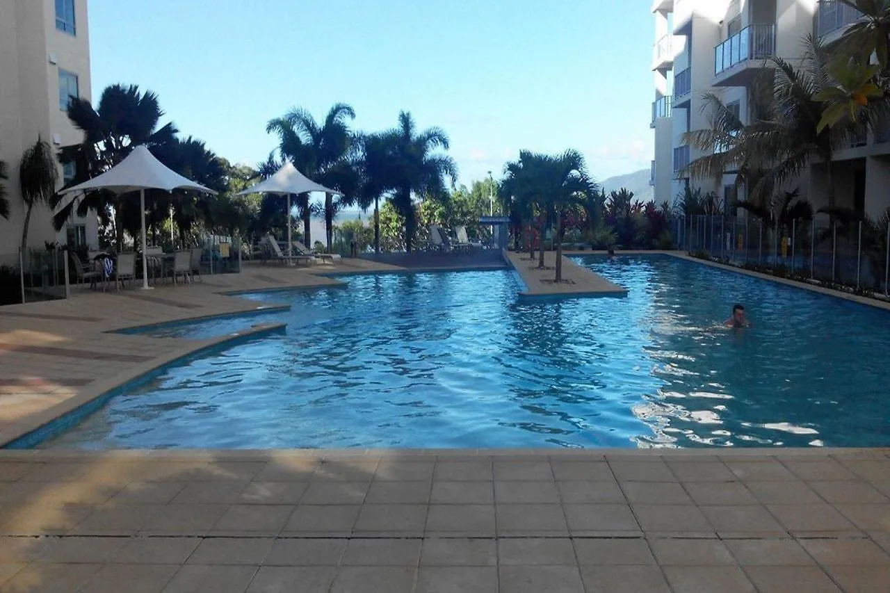 Hotel Mantra Trilogy Cairns 4*,  Australia