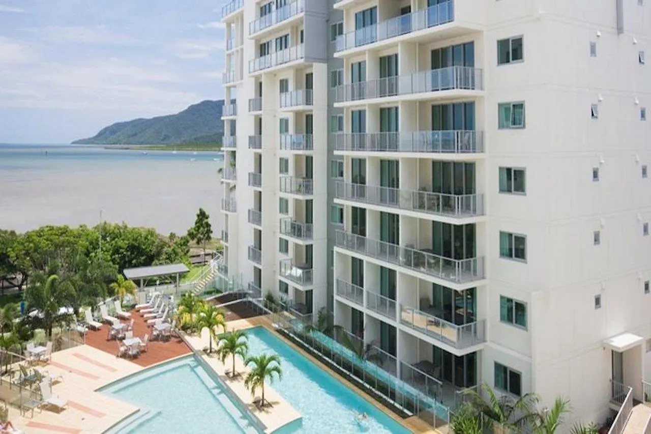 Hotel Mantra Trilogy Cairns